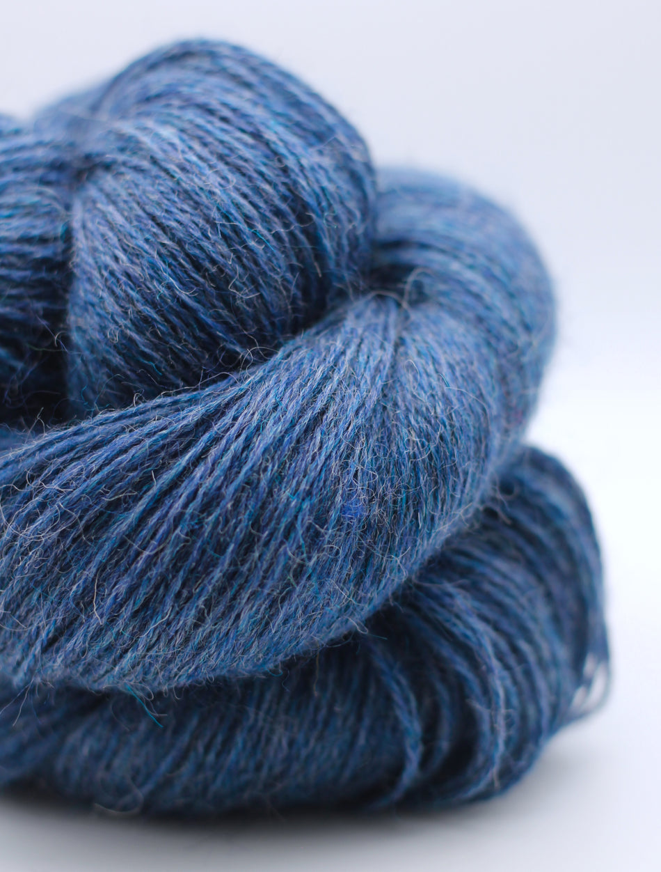 Devonia 4ply Garn in Moon Bloom von John Arbon Textiles