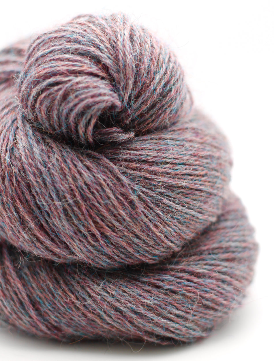 Devonia 4ply Garn in Pebble Brook von John Arbon Textiles