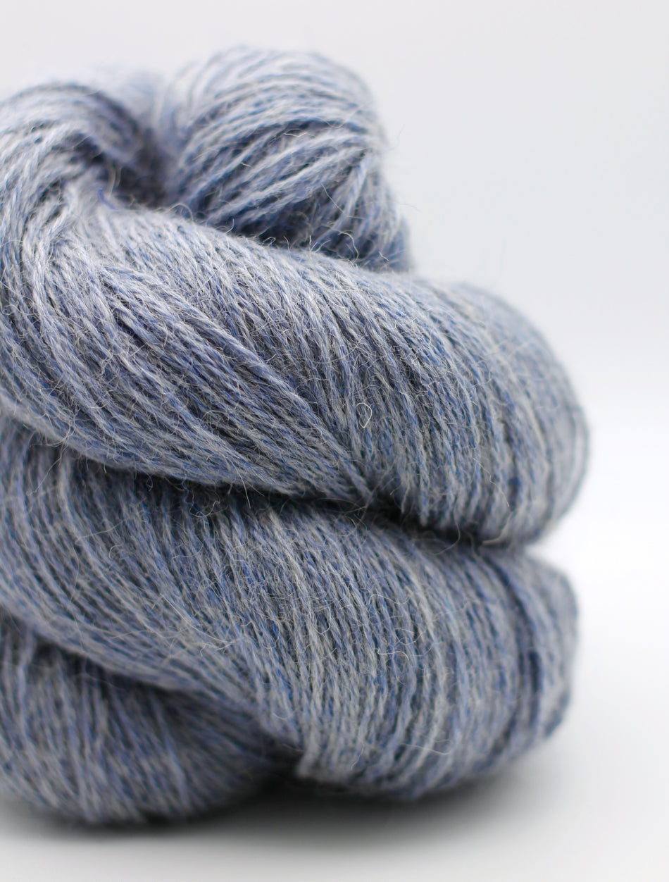 Devonia 4ply Garn in Snow Ash von John Arbon Textiles