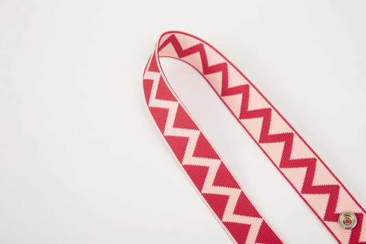 Zigzag Pattern Knit Bag Strap - Pink/Red