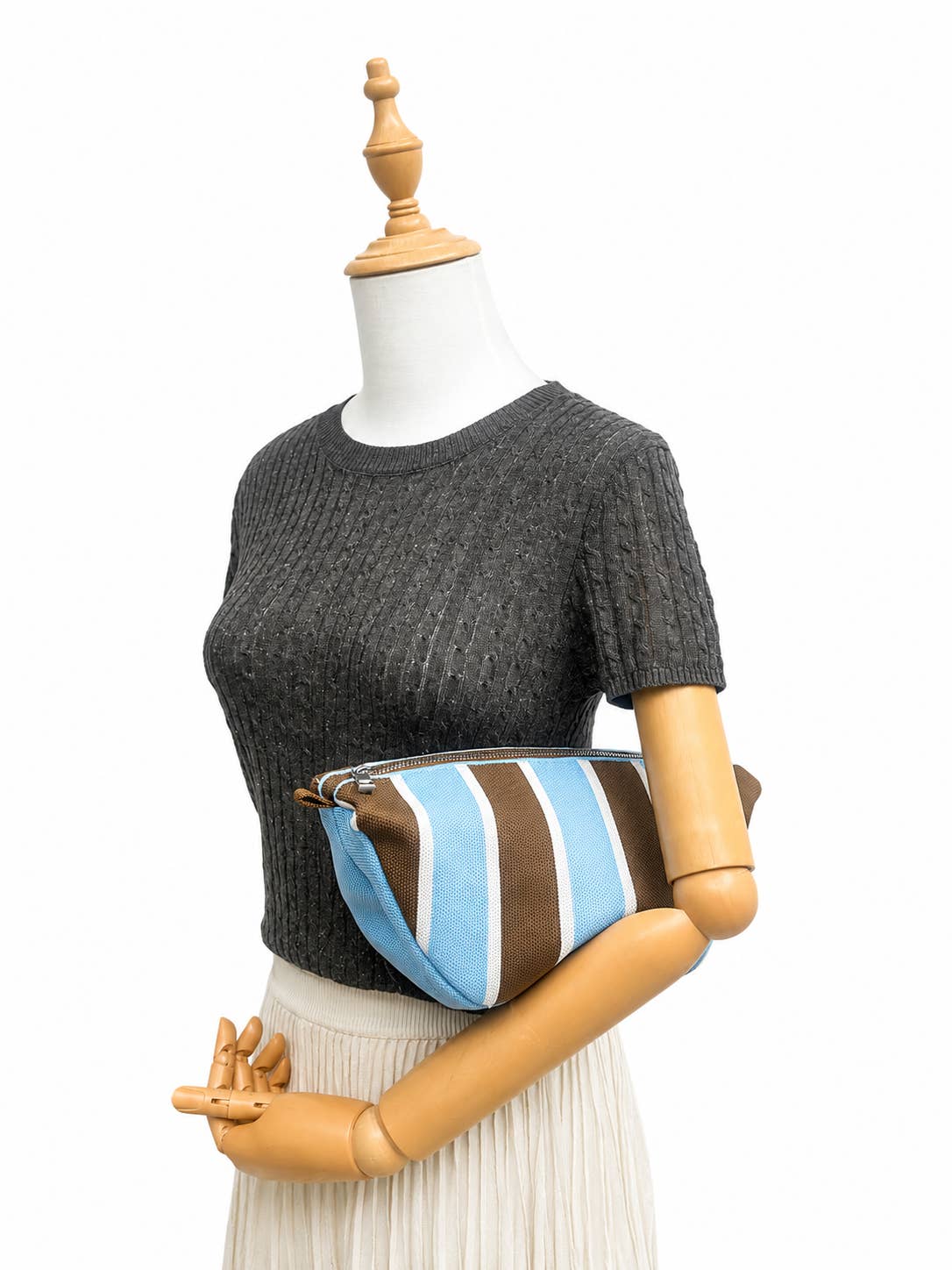 Gestrickte Halbmond-Umhängetasche - Blau/Braun, Streifen