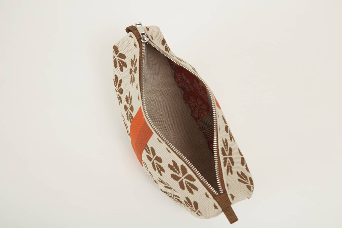 Sac bandoulière croissant en maille - Fleurs Beige